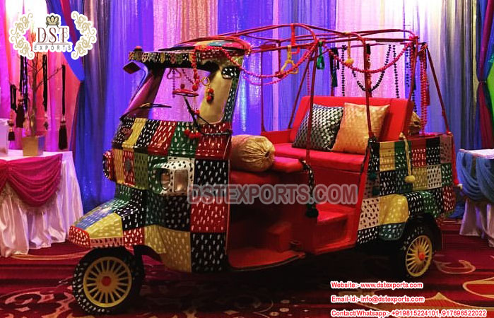 Pre Wedding Photoshoot Colorful Auto Rickshaw